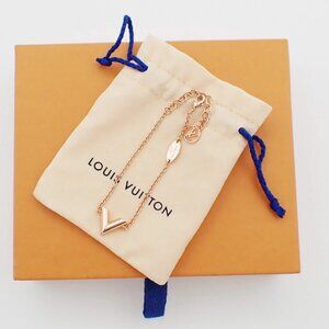 LOUIS VUITTON Logo Essential V Bracelet Rose Gold Italy M80138 33RF464